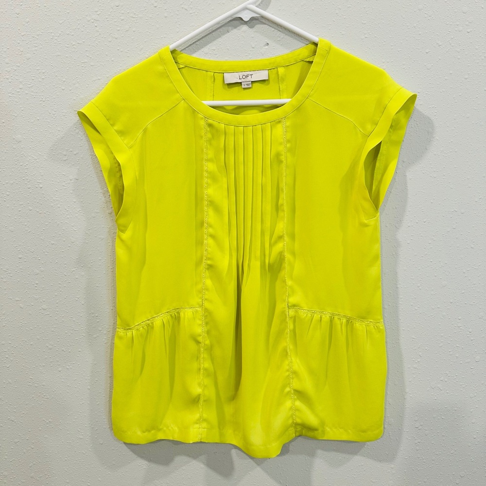 LOFT Women's‎ Bright Yellow Pleated Peplum Top Short Sleeve Casual - Size Small